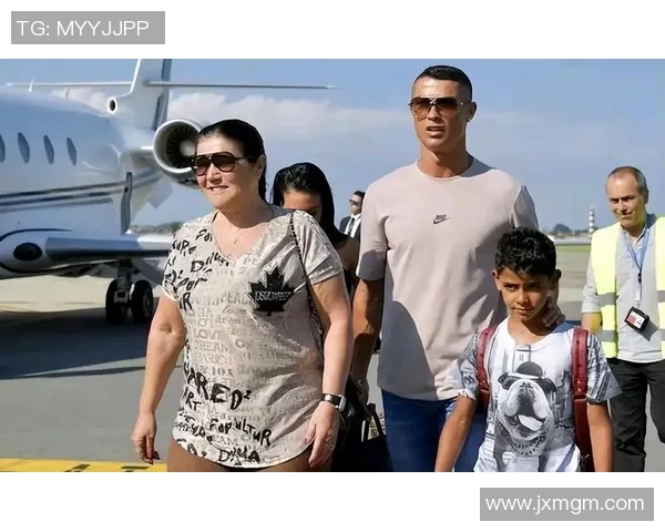 C罗妻子同样是足球明星她的职业生涯与家庭生活的精彩交织